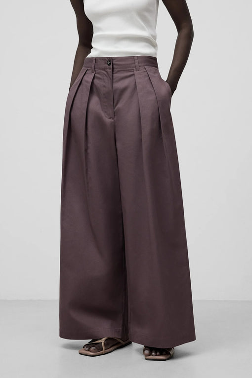 Pleated cotton trousers woman